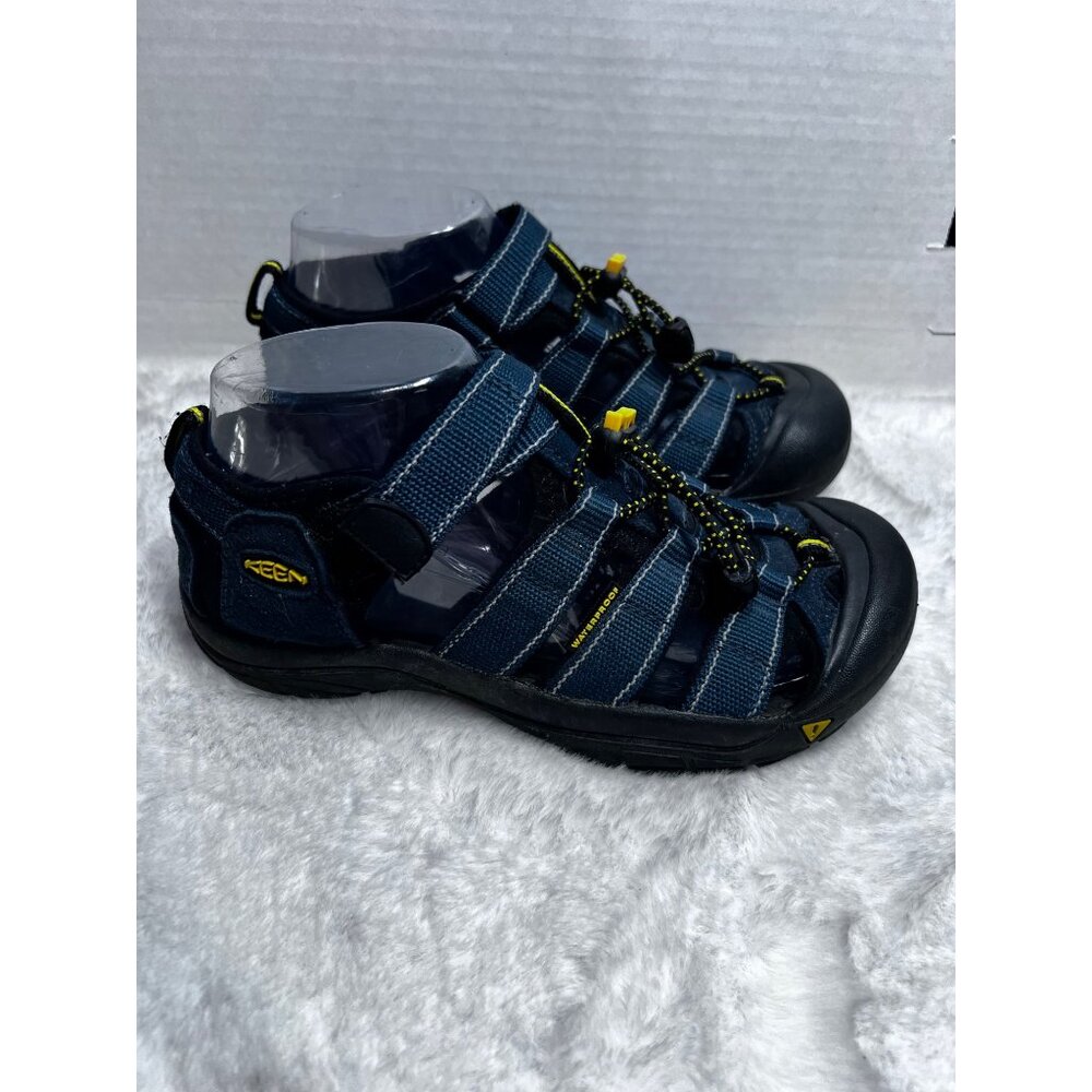 Keen kids navy Newport H2 water sandals boys size 4